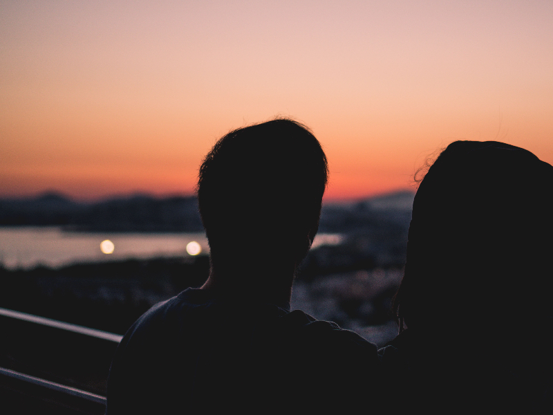 façons intelligentes d'arrêter de se sentir jaloux dans une relation à distance
