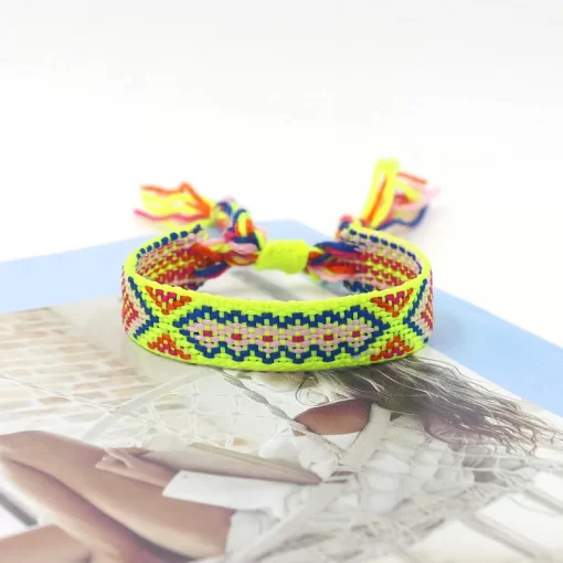 Bracelet tissé coeurs - France